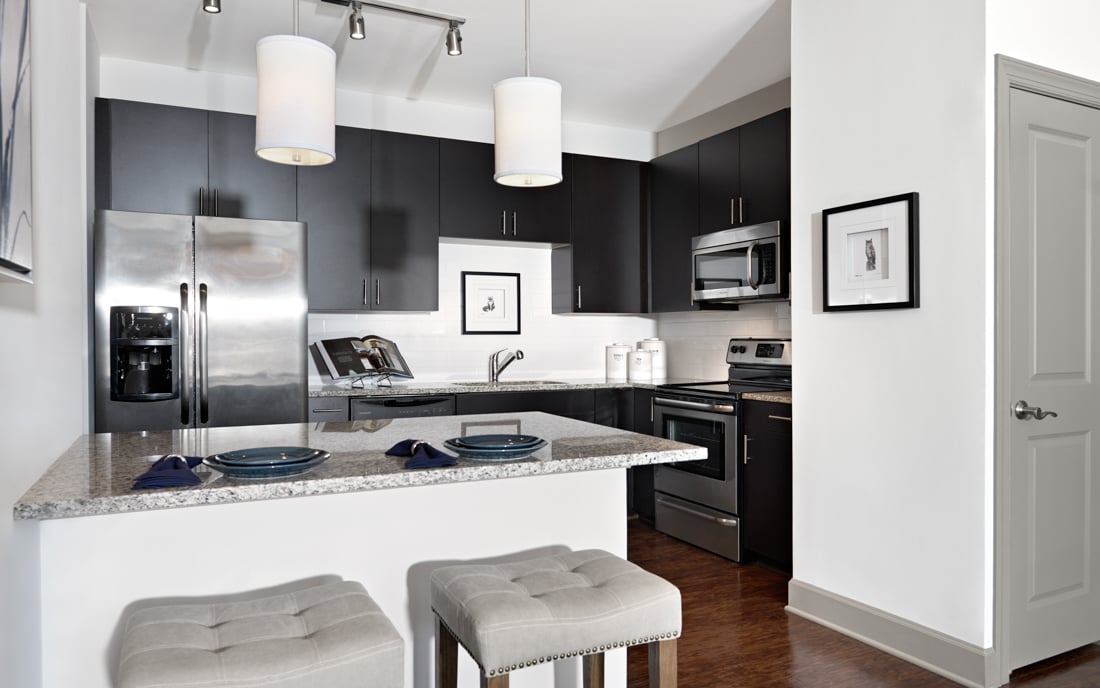 Cadence Cool Springs apartments for rent in Williamson County School District - fully equipped kitchen