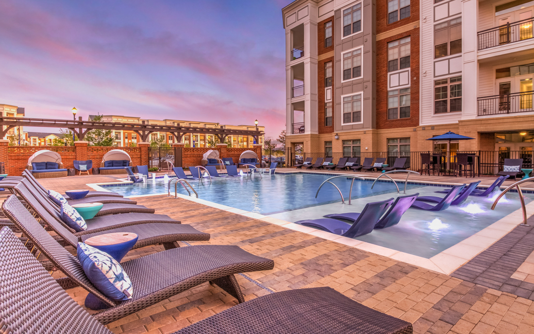 Apartments near Waverly Charlotte - The Links Rea Farms - Pool