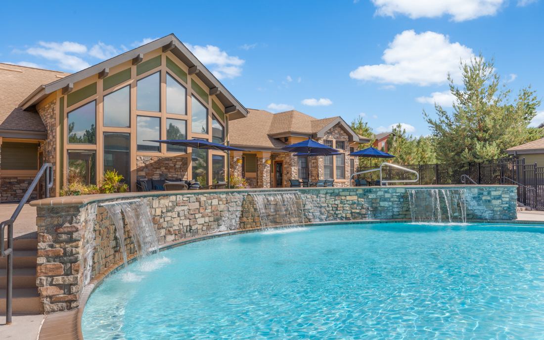 Southlands apartments in Aurora - The Sanctuary At Tallyn's Reach Fenced in dog park