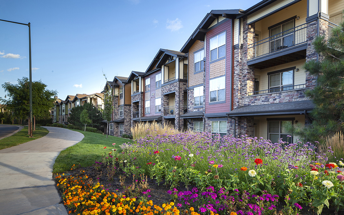 Apartments in the Cherry Creek School District - The Sanctuary At Tallyn's Reach Spectacular - patios
