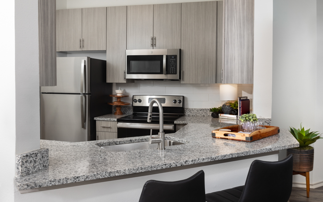 Pflugerville apartments in Austin - Settlers Ridge kitchen