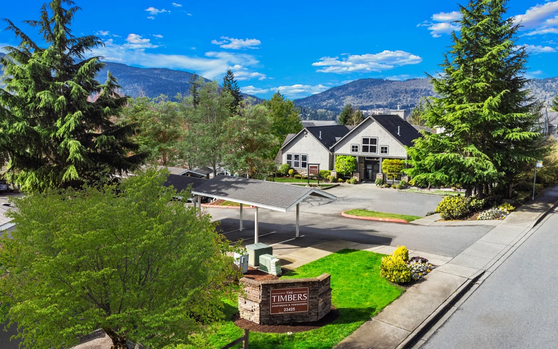 The Highlands apartments near Bellevue College - The Timbers at Issaquah Ridge Beautiful mountain views