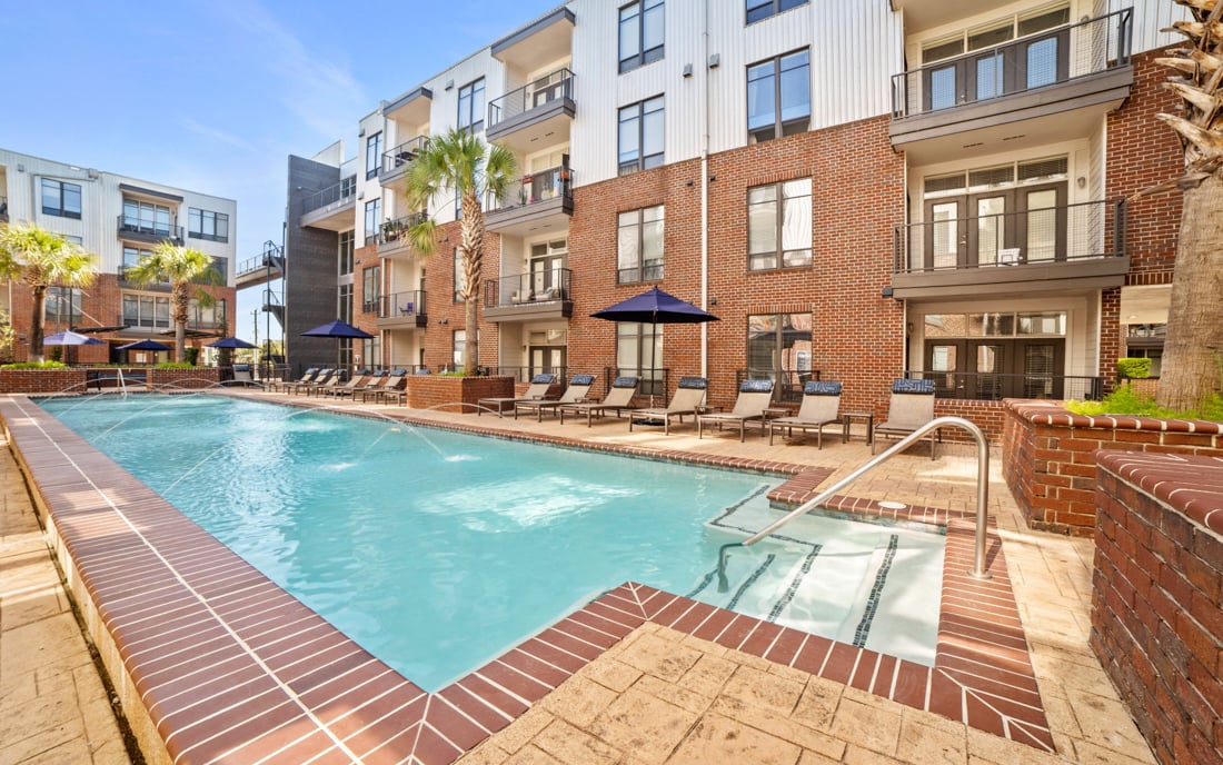 Yale street apartments - 2125 Yale Resort Style Swimming Pool