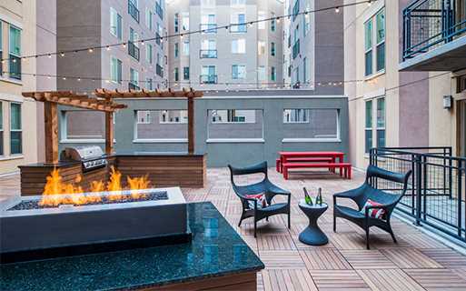 Ballpark Neighborhood Apartments Twentyone01 On Market Twentyone01 On Market Apartments Pool And Sundeck Lodo For Rent