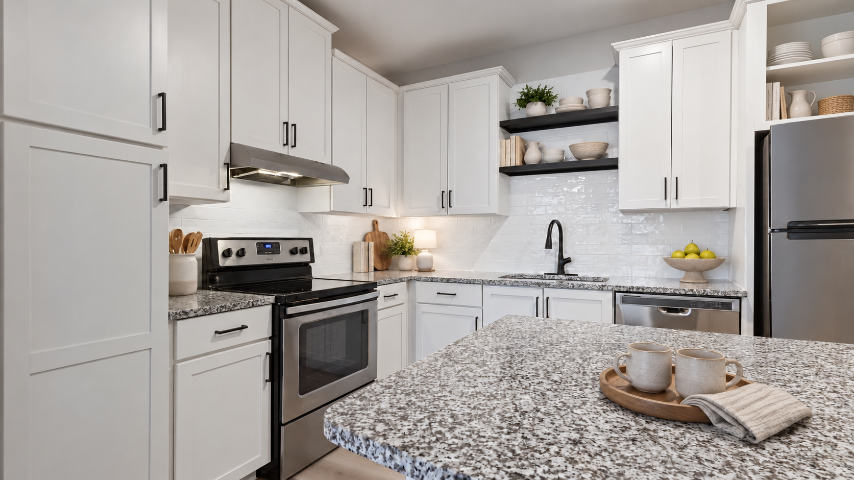 Suwanee apartments - Artisan Station Kitchen