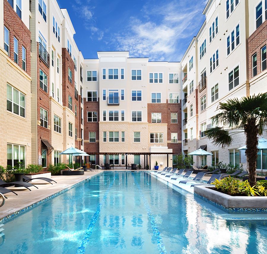 Gallery Apartments Near 77098 in Houston, TX District at Greenbriar