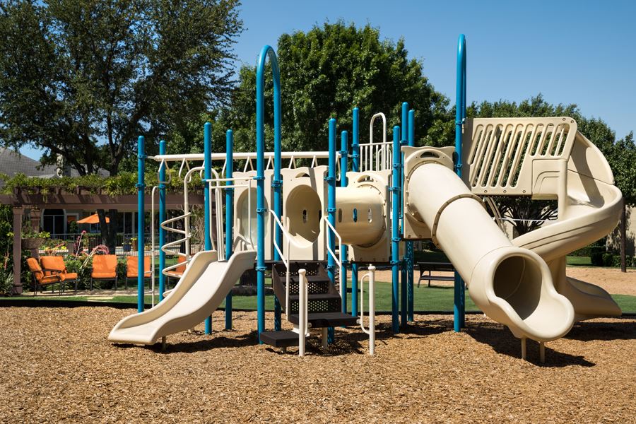 Expansive Children S Playground And Jungle Gym Kids Playground Playground Jungle Gym
