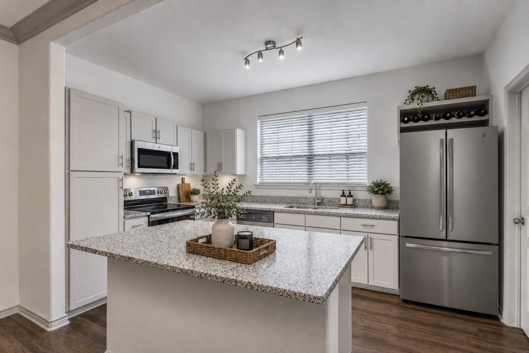 Apartments in Blakeney near Ballantyne Corporate Park - Promenade Park - luxury vinyl plank floors