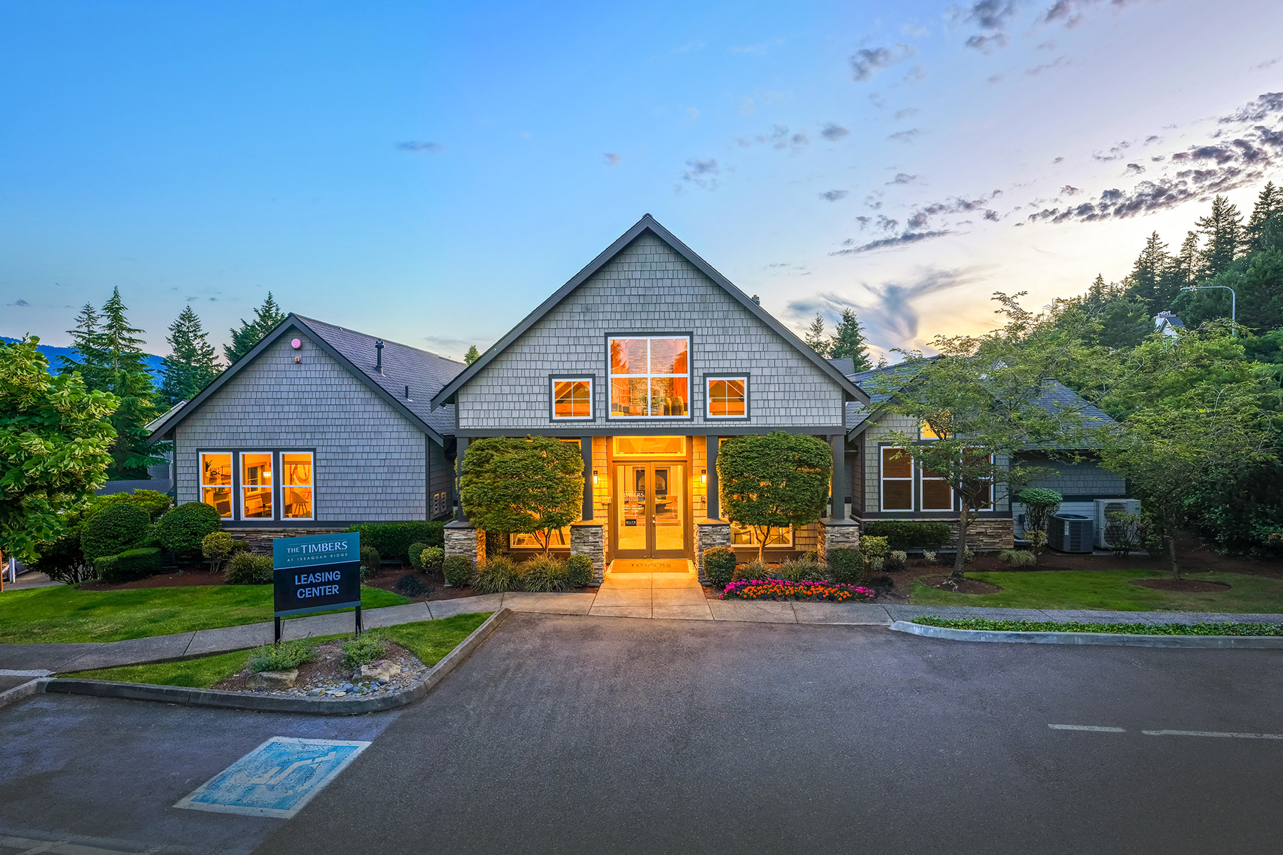 Upgraded apartments in Issaquah - The Timbers at Issaquah Ridge - Exterior