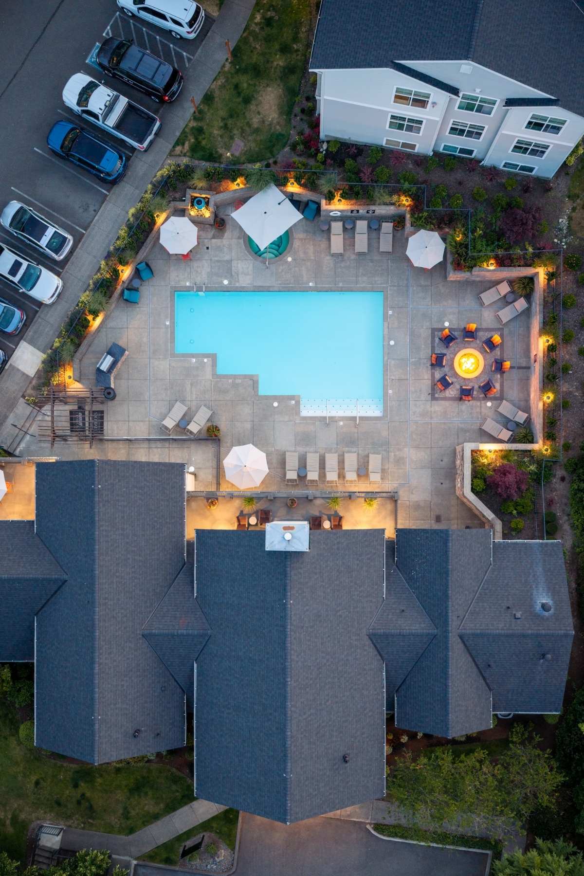 Upgraded apartments in Issaquah - The Timbers at Issaquah Ridge - Pool 