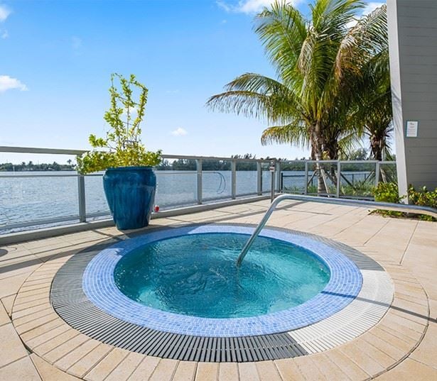LaVida Apartments - apartments near Doral - hot tub spa