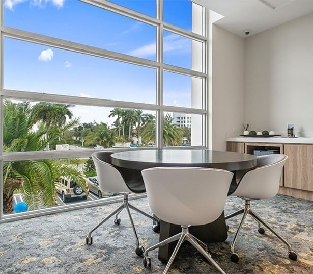 LaVida Apartments - apartments in Miami - business center