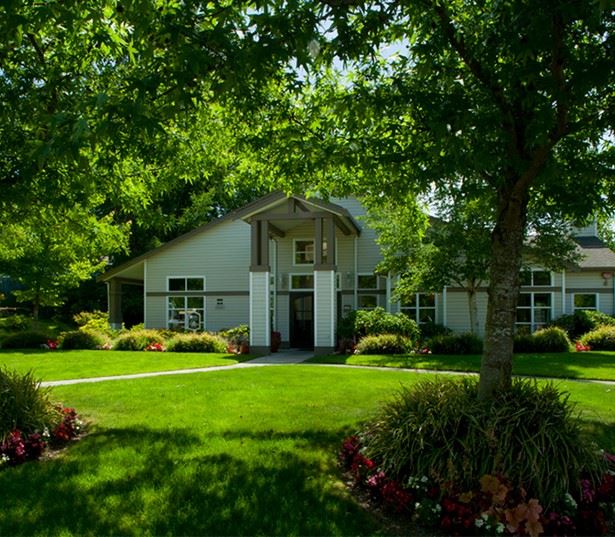 Renton apartments in The Highlands - Benson Downs Fully landscaped
