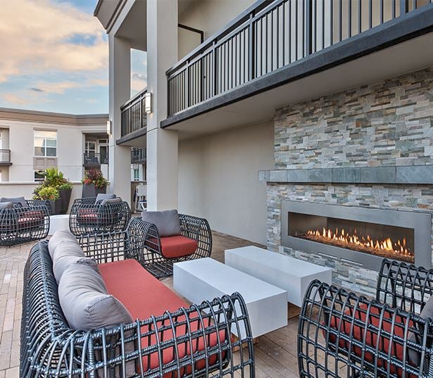 Myers Park apartments near Duke Energy - The Encore SouthPark - rooftop lounge