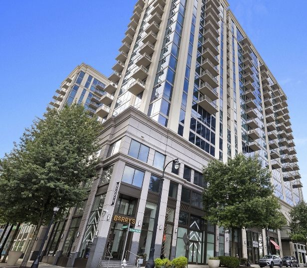 Lenox apartments for rent in Buckhead - The Residence Buckhead Atlanta exterior
