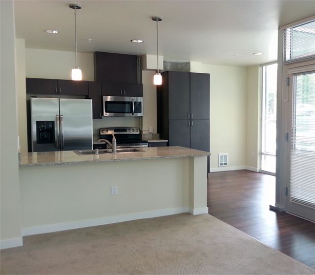 BellSquare apartments near Symetra Financial - Metro 112 Apartments - loft-style