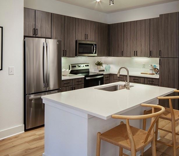 Midtown Houston Apartments - 2125 Yale - Upgraded Kitchen