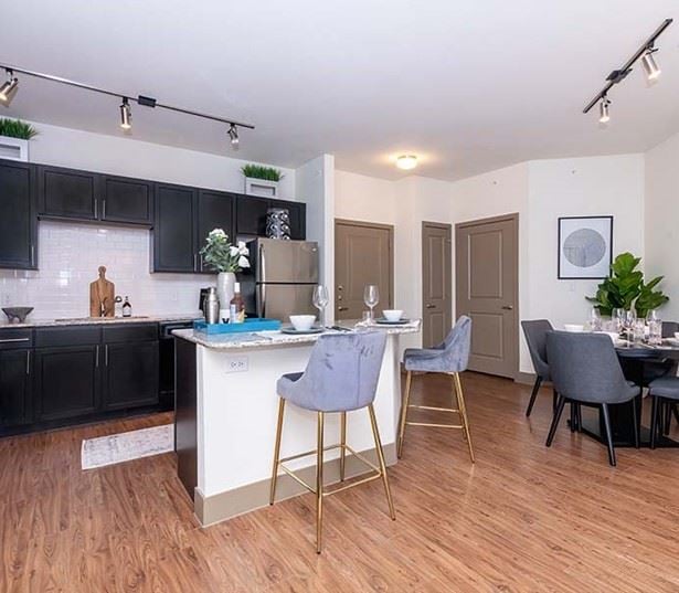 Brick Row - Apartments near Downtown Dallas - kitchen