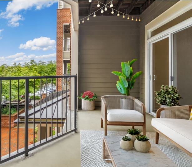 Ayrsley apartments for rent - Gramercy Square at Ayrsley - Private patios and balconies