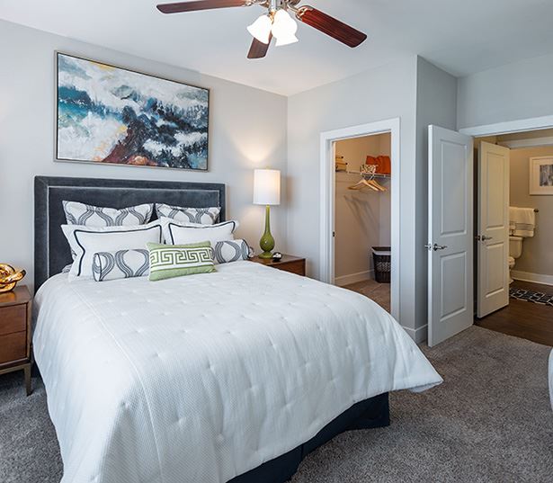 apartments in gwinnett - Artisan Station ceiling fans