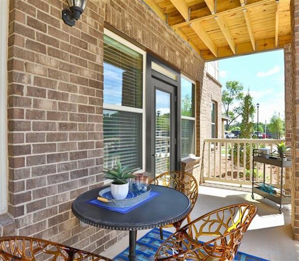 apartments for rent in gwinnett - Artisan Station Apartments Private Balconies