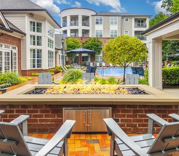 Apartments in steele creek nc near Jeld-Wen - Gramercy Square at Ayrsley - fire pit
