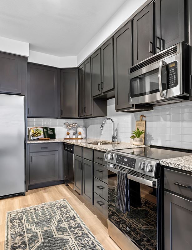 Pet-friendly Apartments in Downtown Denver - The Battery on Blake Street - Kitchen