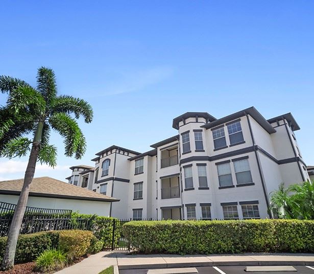 Reserve At Beachline apartments for rent in Orlando FL - Medical City - Large windows
