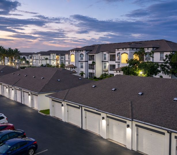Apartments near MCO Airport - Reserve at Beachline - Private Garages