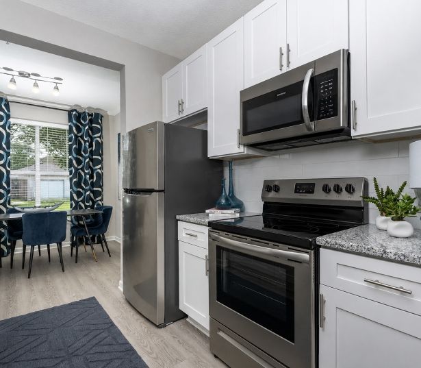 Reserve At Beachline upgraded apartments with Laundry Included - Orlando FL - Lake Nona - Kitchen