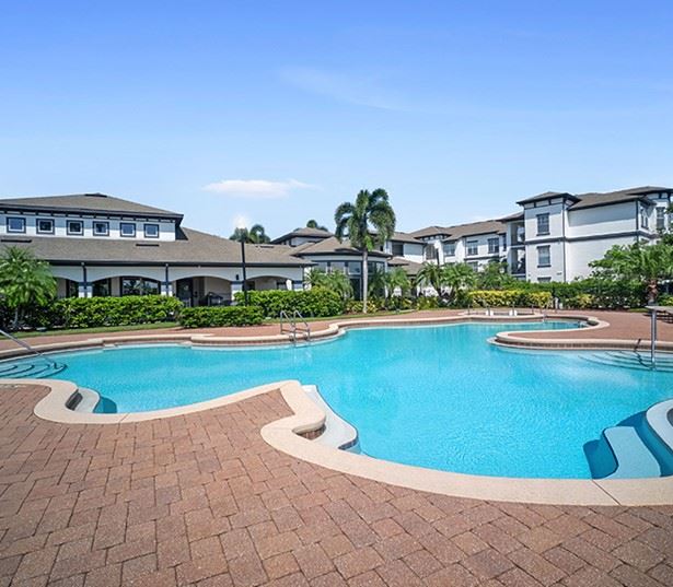 Reserve At Beachline apartments for rent in Orlando FL - Lake Nona - Pool and sundeck