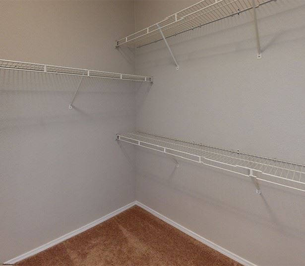 Lake Sammamish apartments for rent near Cosco - Boulder Creek closets