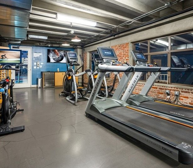 Studio Apartments in LA - The Brockman Lofts - Fitness Center