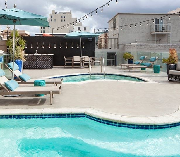 LA Live apartments near 7th street - Brockman Lofts Hot and cold Rooftop Plunge pools
