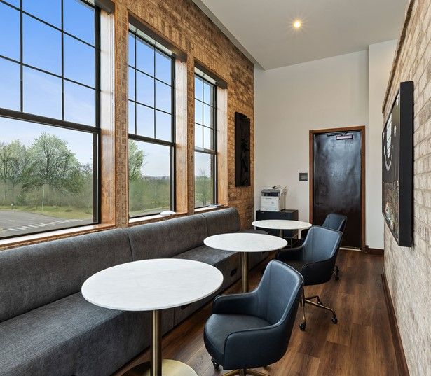 Cadence Cool Springs Apartments for Rent in Franklin, TN - Coworking Space