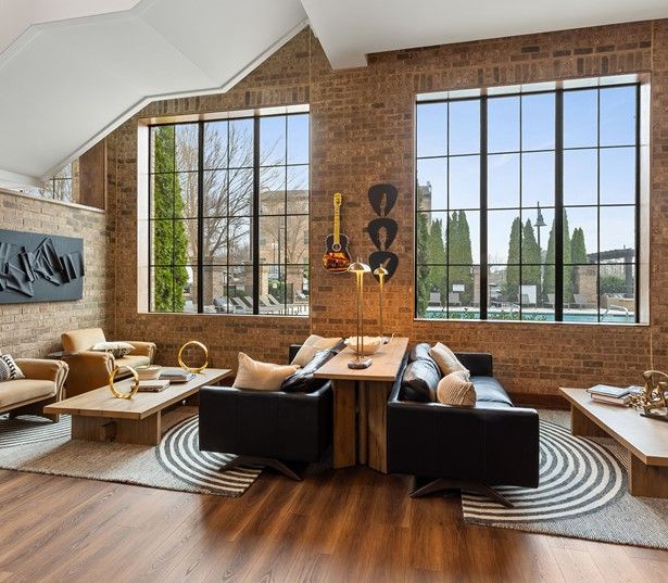 Berry Hill Apartments near Cool Springs Galleria - Cadence Cool Springs entertainment lounge