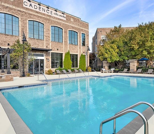 Cool Springs apartments in Franklin - Cadence Cool Springs resort style saltwater swimming pool