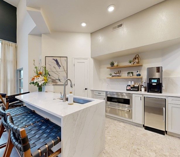 West Linn, OR Apartments for Rent - Cascade Summit - Clubhouse