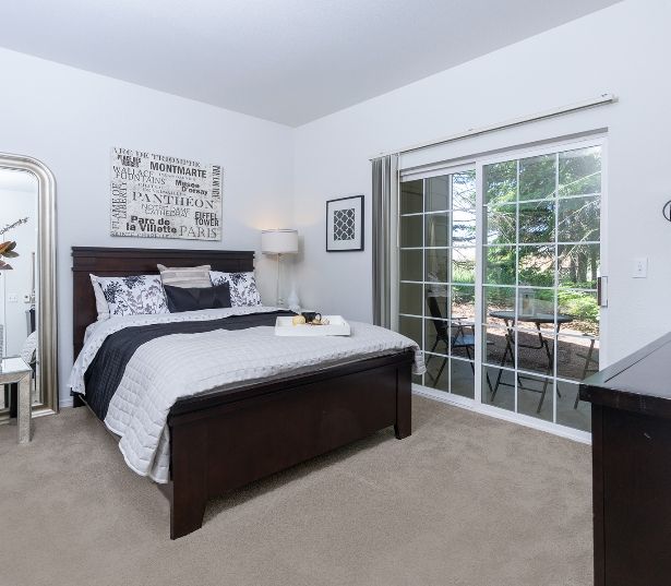 Cascade Summit Apartments and Townhomes for rent in Lake Oswego - walk in closets