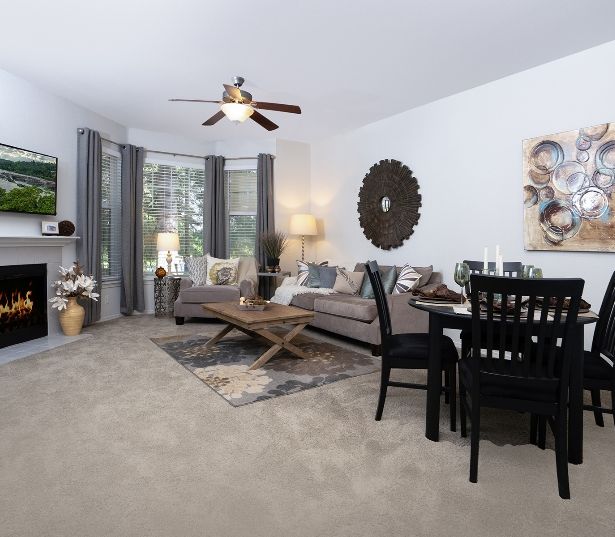 West Linn OR Apartments in Wilsonville School District - Cascade Summit - Spacious living room