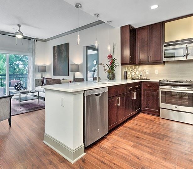 Myers Park apartments near Duke Energy - The Encore SouthPark - kitchen