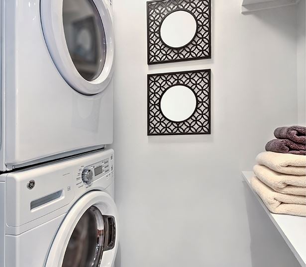 SouthPark apartments near Symphony Park - The Encore SouthPark - washer & dryer included