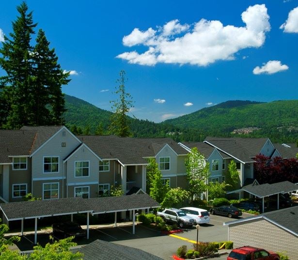 Apartments in Issaquah WA - The Timbers at Issaquah Ridge greenery and close to major freeways