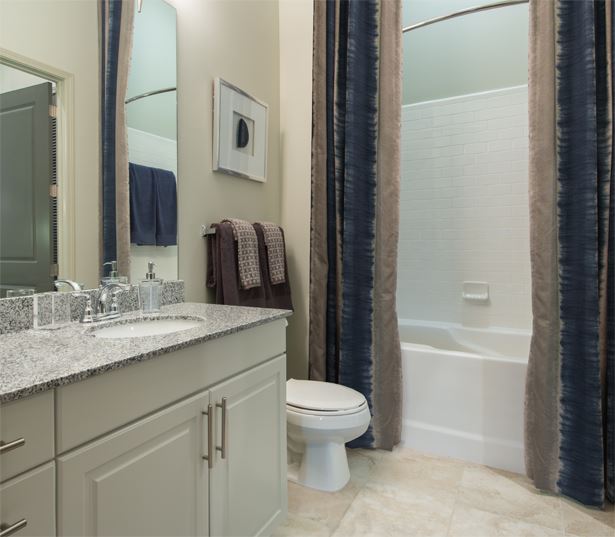 2700 Charlotte Baths with granite countertops and soaking tubs - apts in nashville tn