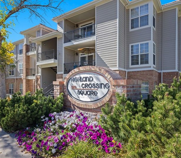 Highland Square Crossing Beautifully Landscaped Denver CO - apartments in south denver
