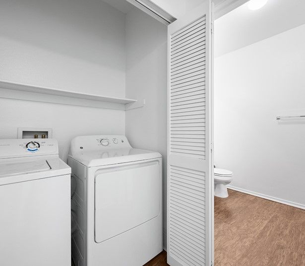 Affordable Apartments with Laundry - Highland Crossing and Highland Square - Washer and Dryer