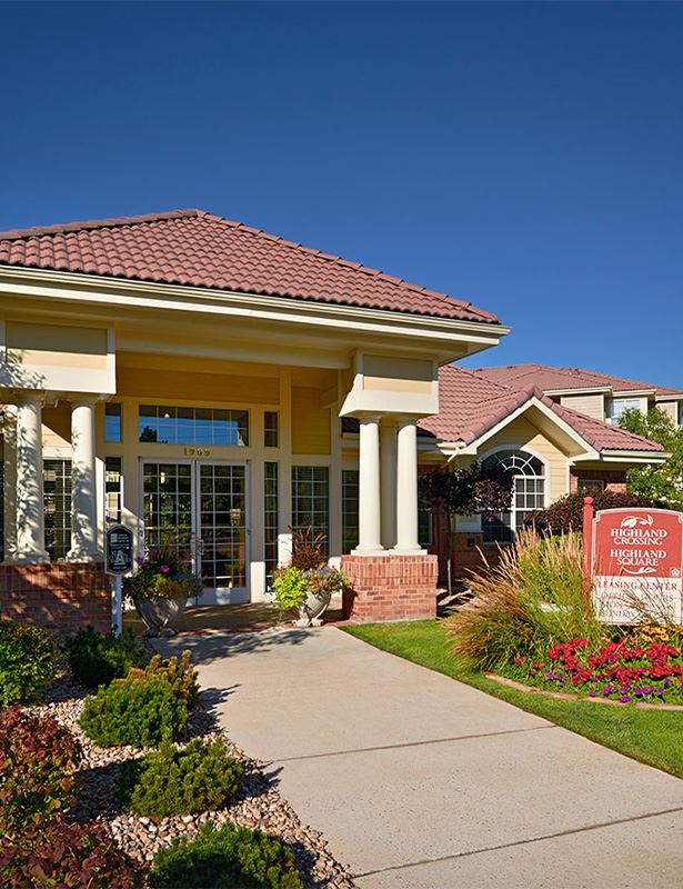 Highland Square Crossing Leasing Center Denver CO - Highline Canal