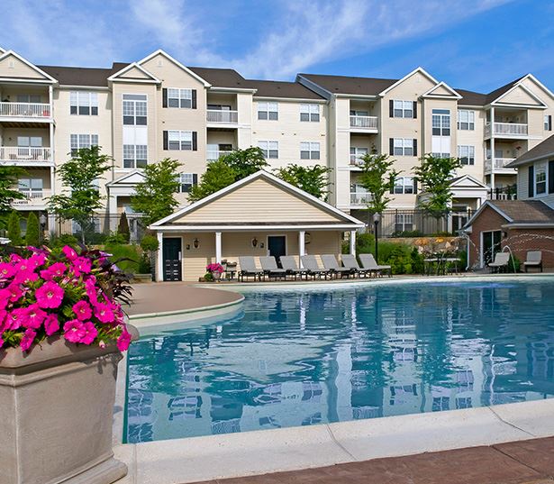Highlands at Dearborn Resort Style Heated Swimming Pool Peabody MA - West Peabody