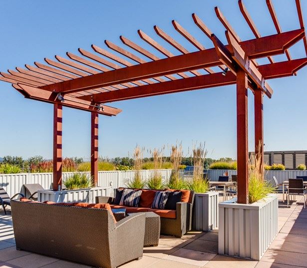 Portland, OR Apartments for rent near OHSU - The Matisse Rooftop lounge area