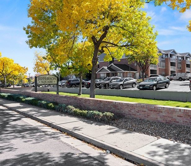 Jefferson Square Apartments near Tamarac - Exterior